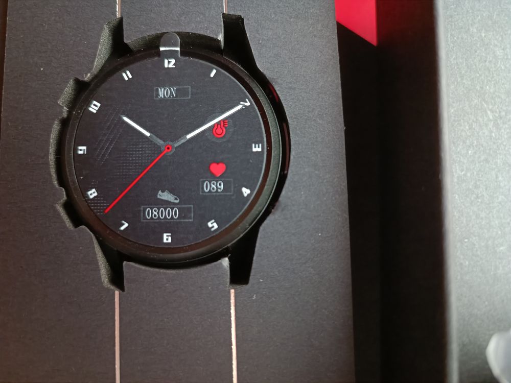 Superbe montre connect&eacute;e. Bijoux et montres