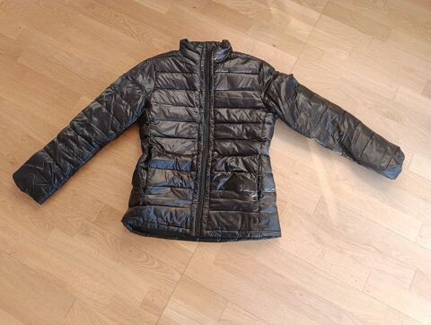 M (17) - 36 ? Doudoune noire  �Naf-Naf�  Paris 13 (75)