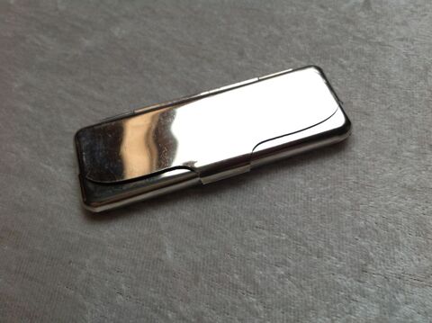 �TUI EN M�TAL POUR FEUILLES � ROULER Envoi Possible
6 Tr�gunc (29)