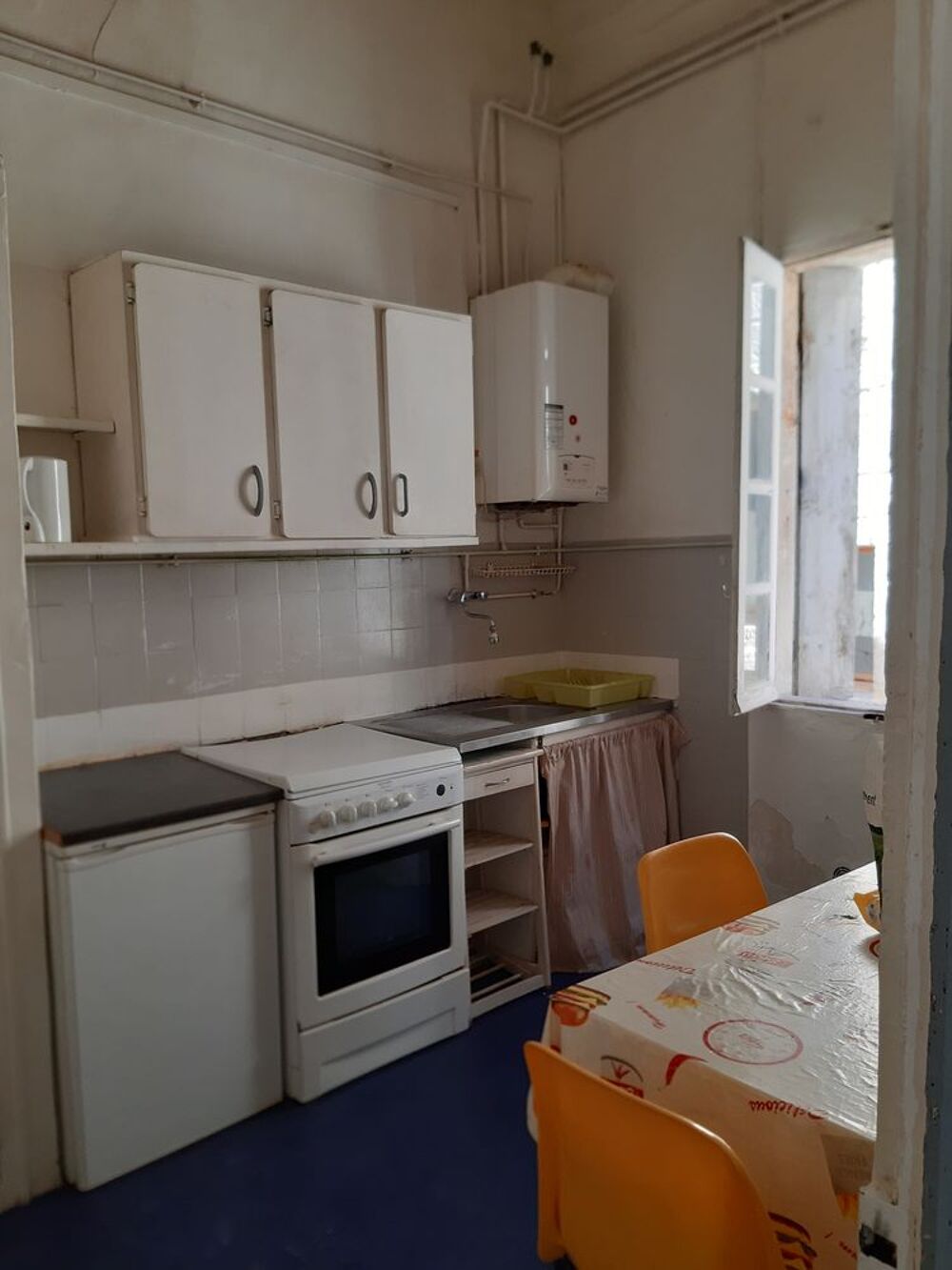 Location Appartement F3meubl sur place pietonne centre ville cusson Montpellier