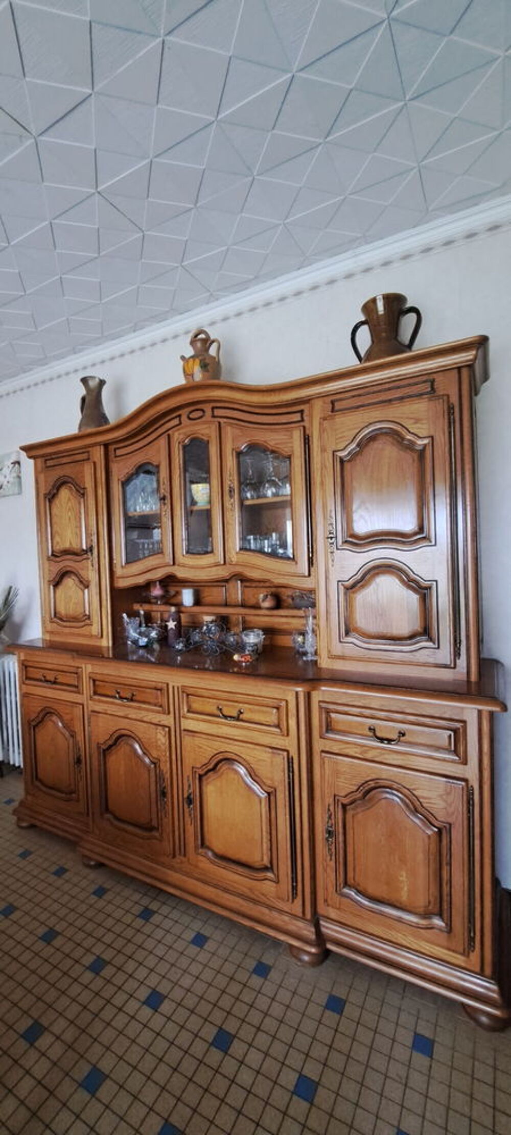 Bahut, meuble tele et table + 6 chaises Meubles