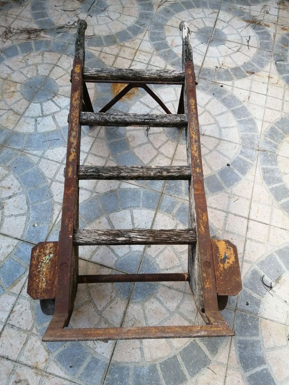Ancien diable m&eacute;tal et bois robuste Bricolage