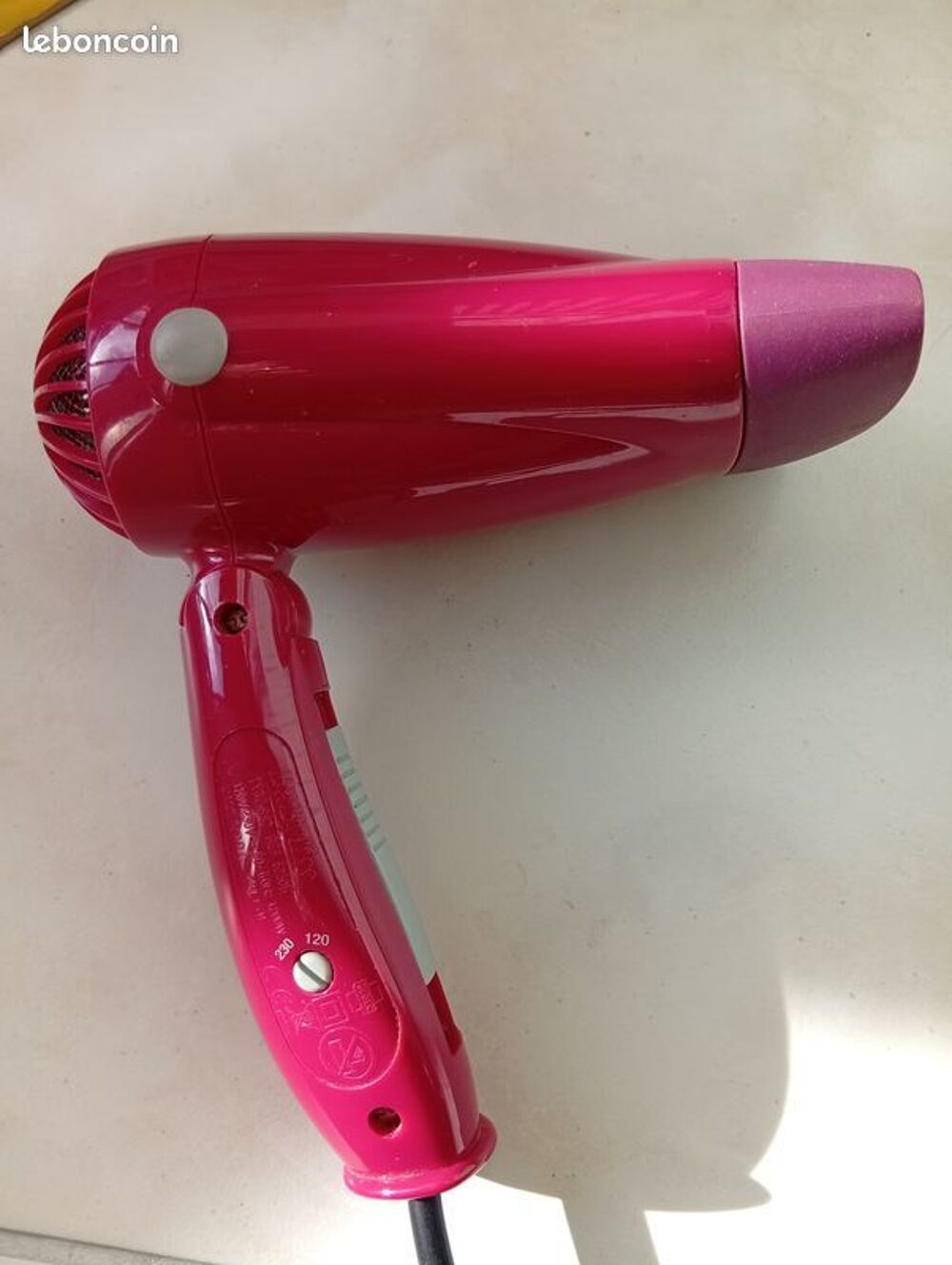 S&egrave;che-cheveux pliable Babyliss Electroménager