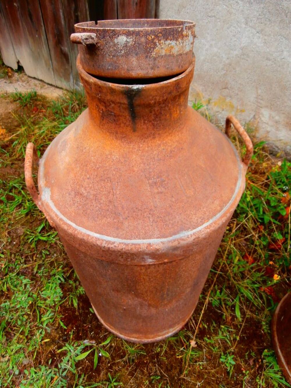 Bidons de lait anciens de ferme 