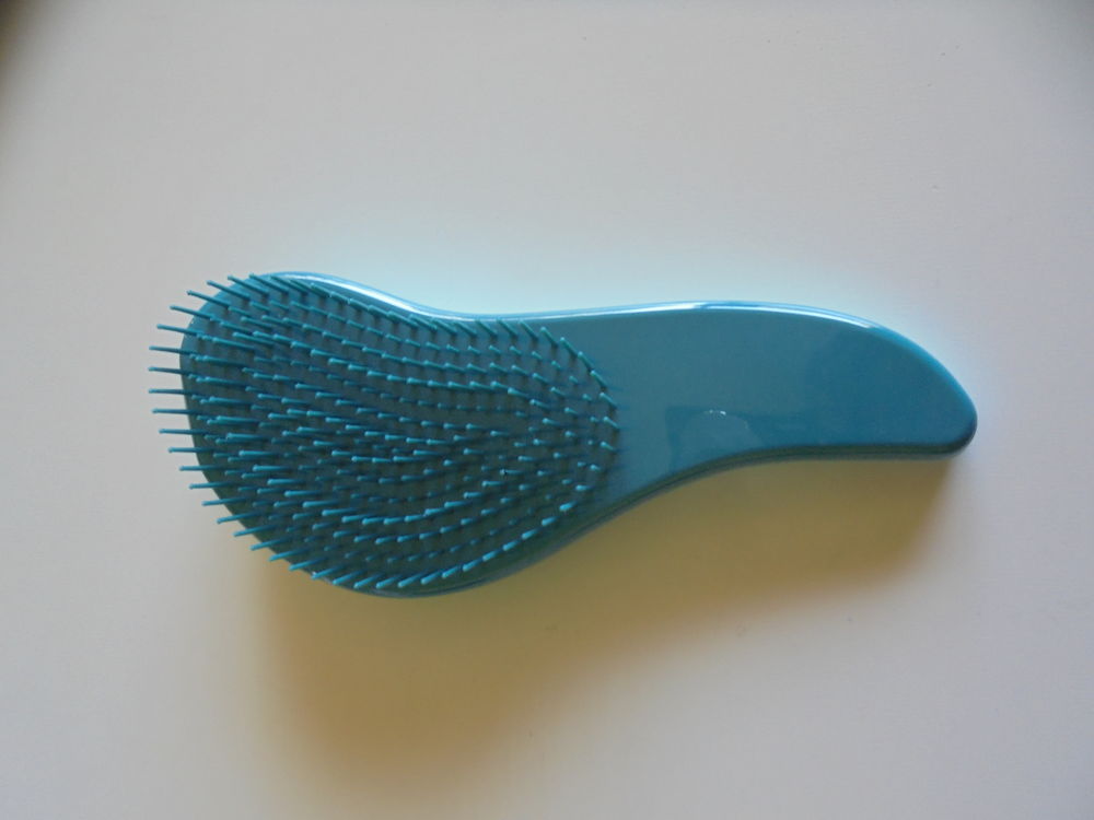 Brosses d&eacute;m&ecirc;lantes (25) Maroquinerie