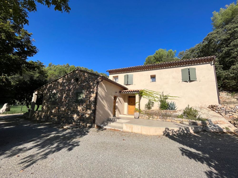 Vente Villa Propriété exceptionnelle avec 2 bastides sur 24 ha. Salernes