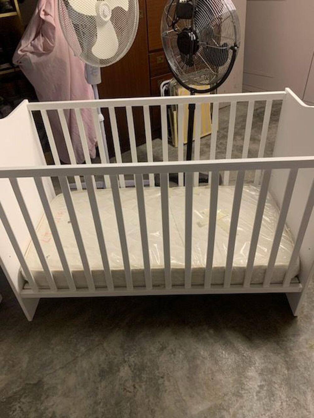 Lit b&eacute;b&eacute; et plan a langer Puériculture