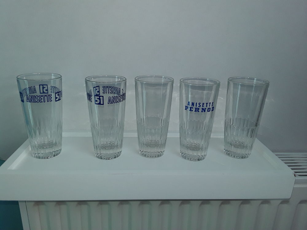  Un lot de 5 verres 3 stri&eacute;s 51 Anisette 