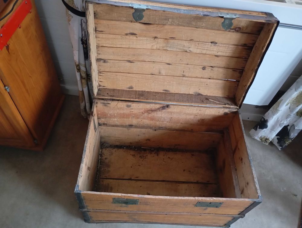 Coffre en bois en BE Décoration