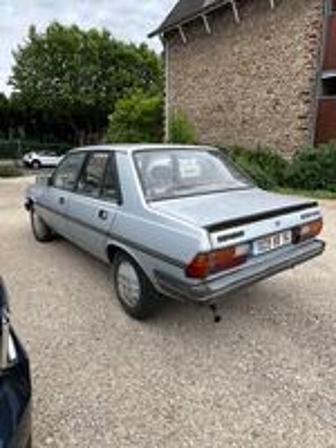 305 SRD 1984 occasion 94200 Ivry-sur-Seine