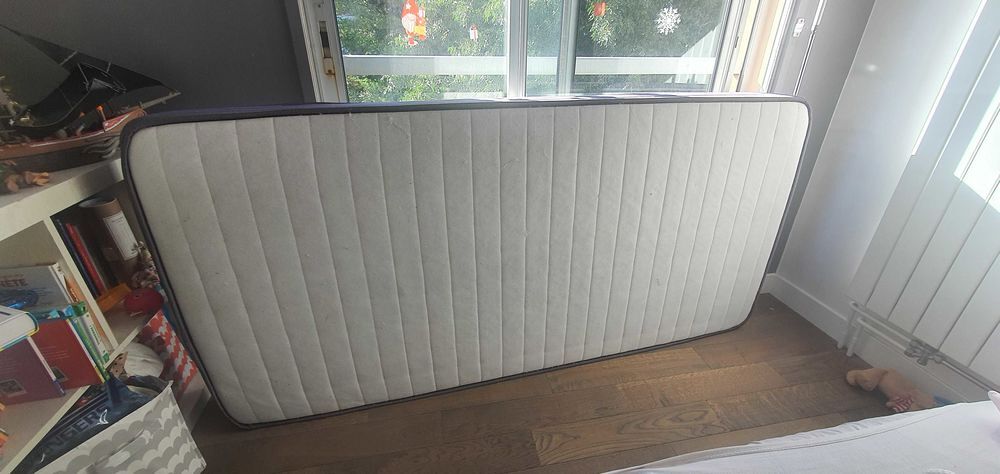 matelas 1 place Meubles