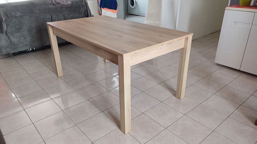 Table et meuble de salle &agrave; manger, Meubles
