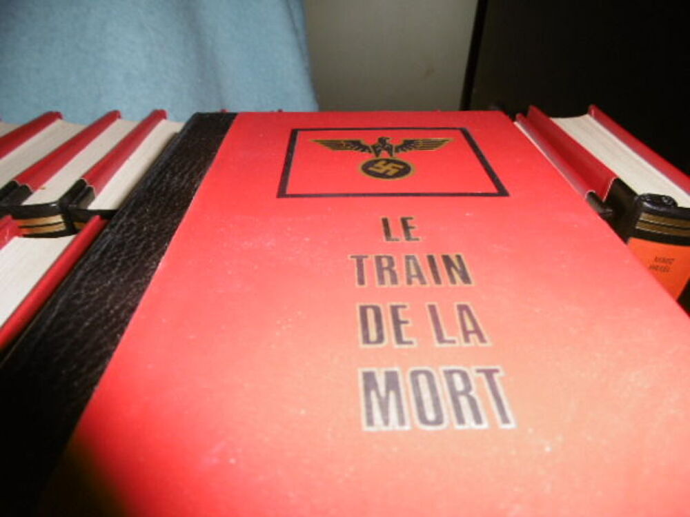 LOT DE 400 LIVRES DIVERS Livres et BD