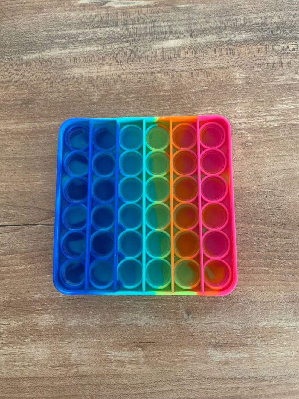 Jeu " Pop it fidget push bubble carr&eacute; arc en ciel Jeux / jouets