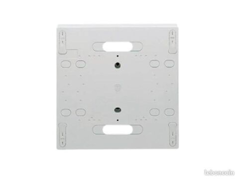 Support mural pour disjoncteur 14 Beauchamp (95)