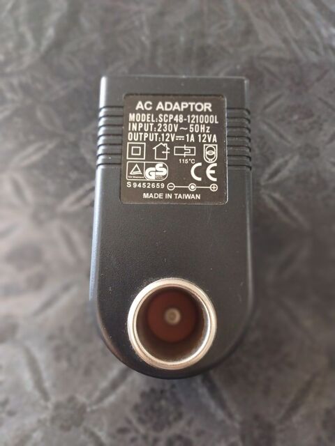 AC ADAPTATOR 220V vers 12V Allume cigare 15 Tours (37)