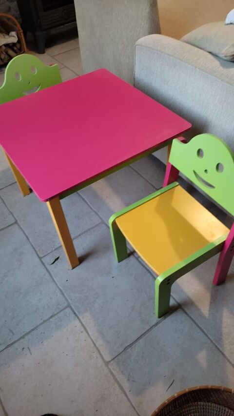 Table et chaises pour enfants 20 Saint-Mard (17)