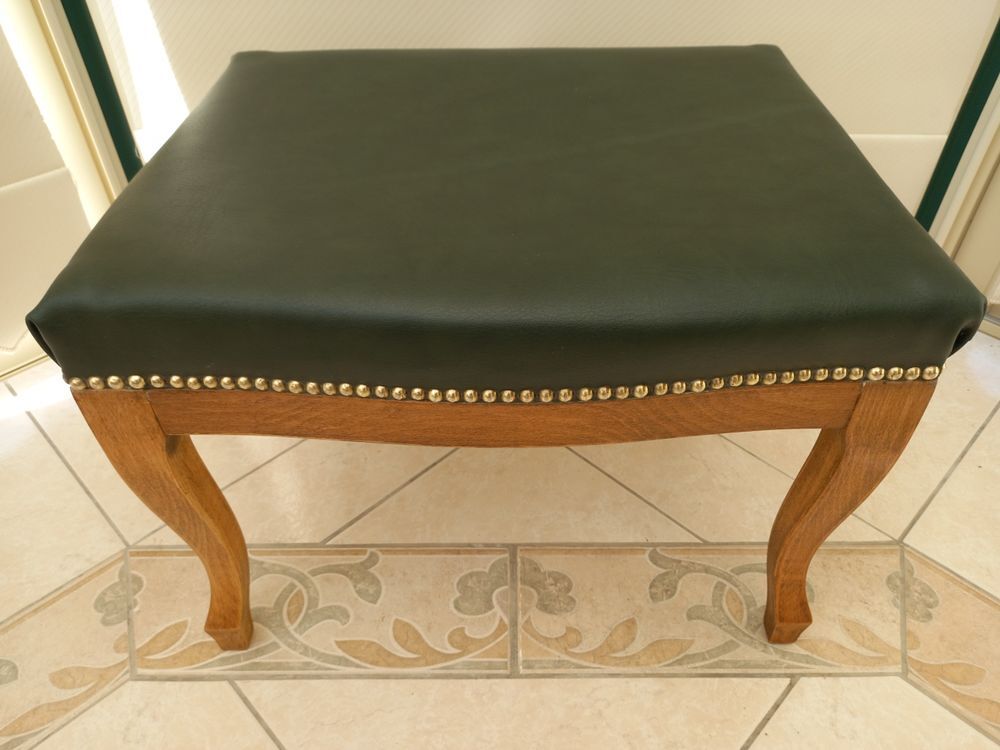 Tabouret de style. Meubles