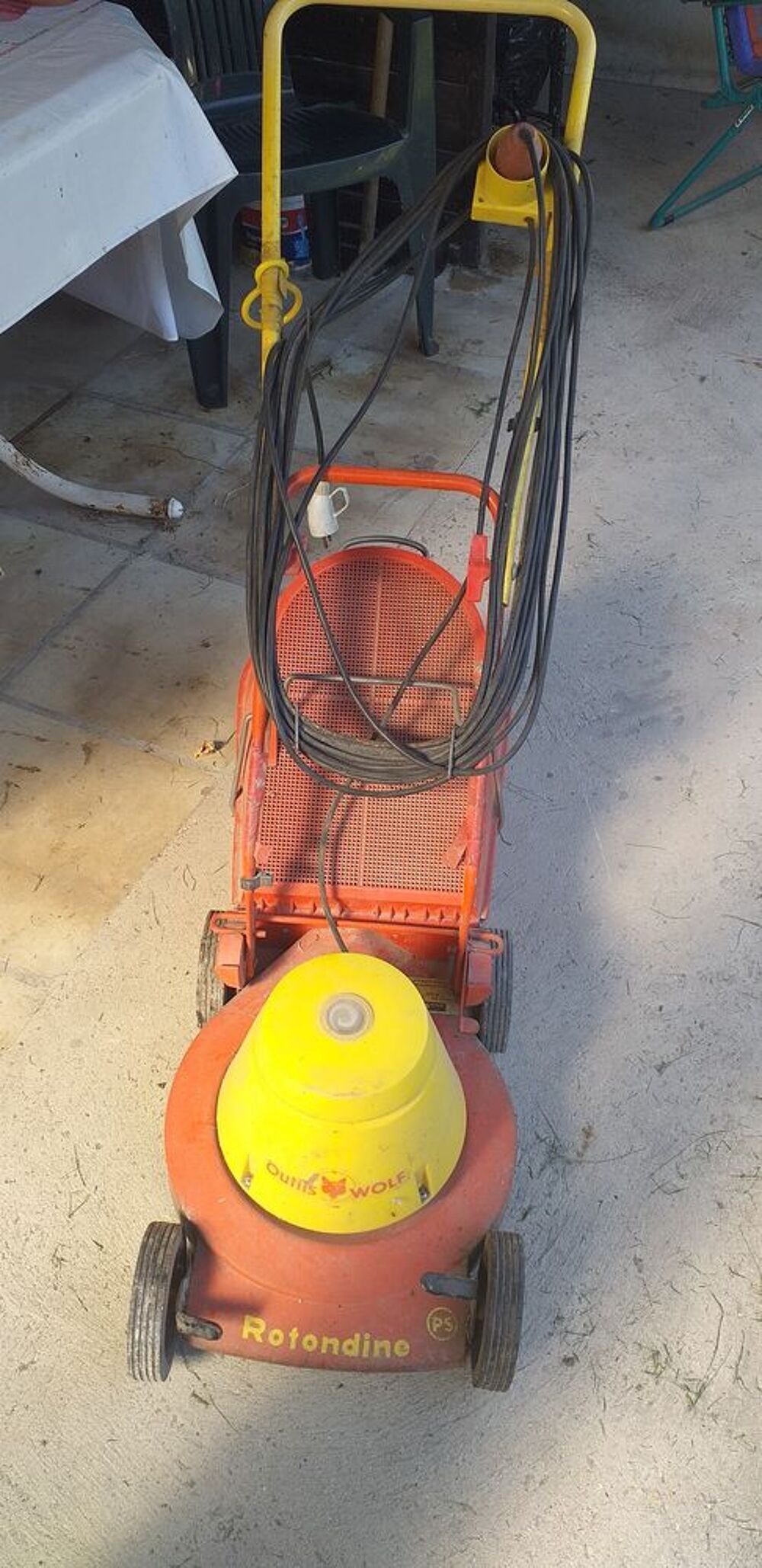 vend tondeuse electrique marque WOLF tres bon etat Sports
