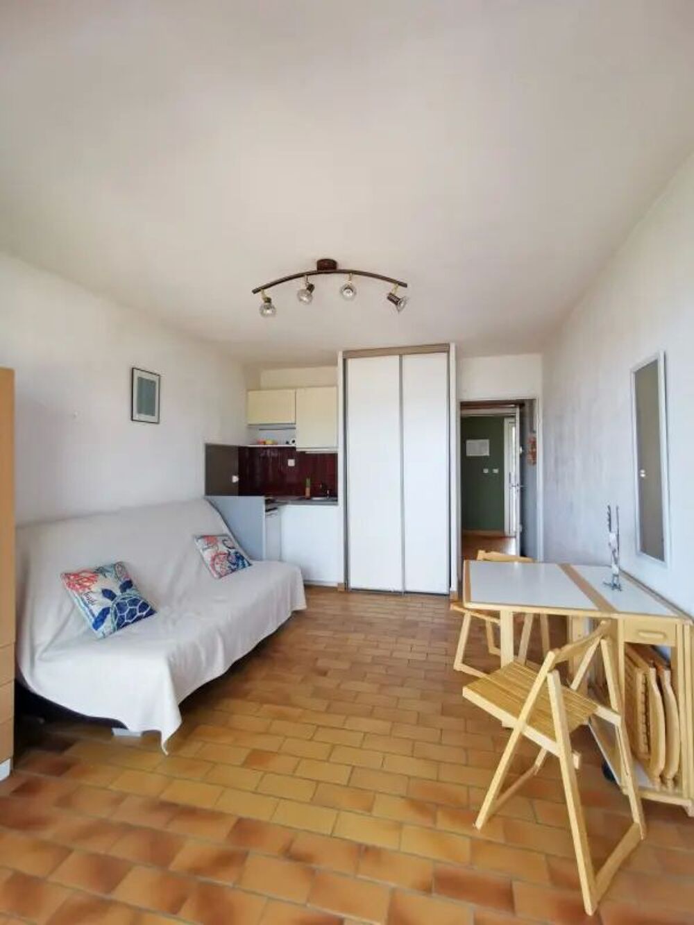 Location Appartement studio à l'année - BANDOL (83150) Bandol