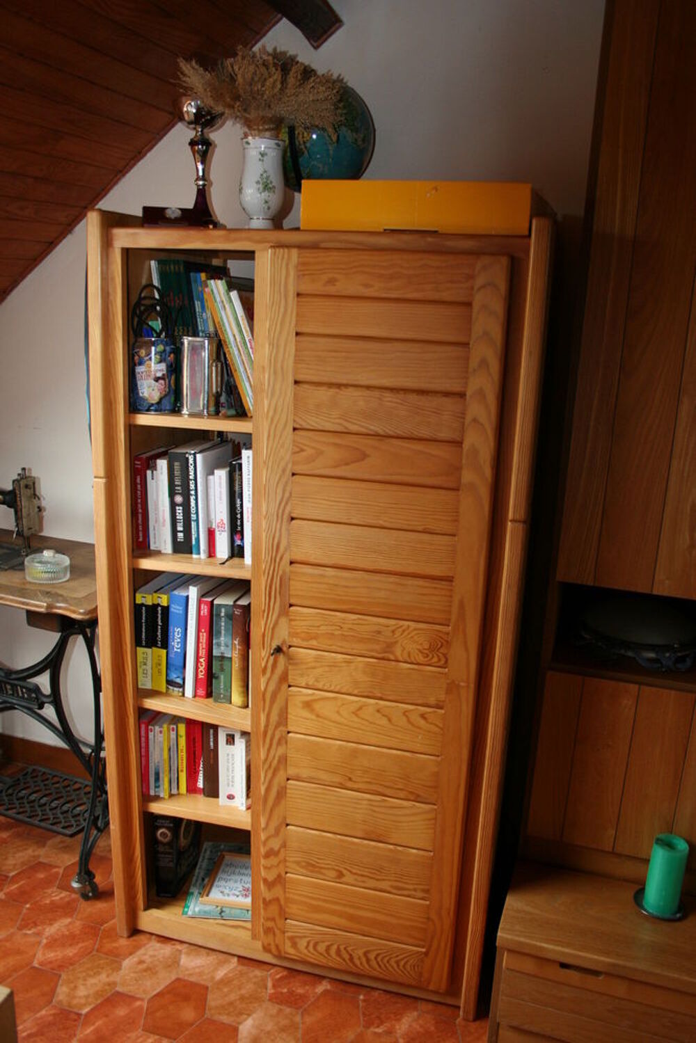 LIT AVEC SOMMIER + ARMOIRE +BUREAU Meubles