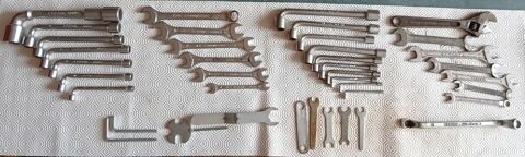 NOMBREUSES CLES FACOM ?
SUPER VANA ET DROP FORGED STEEL 50 Dijon (21)