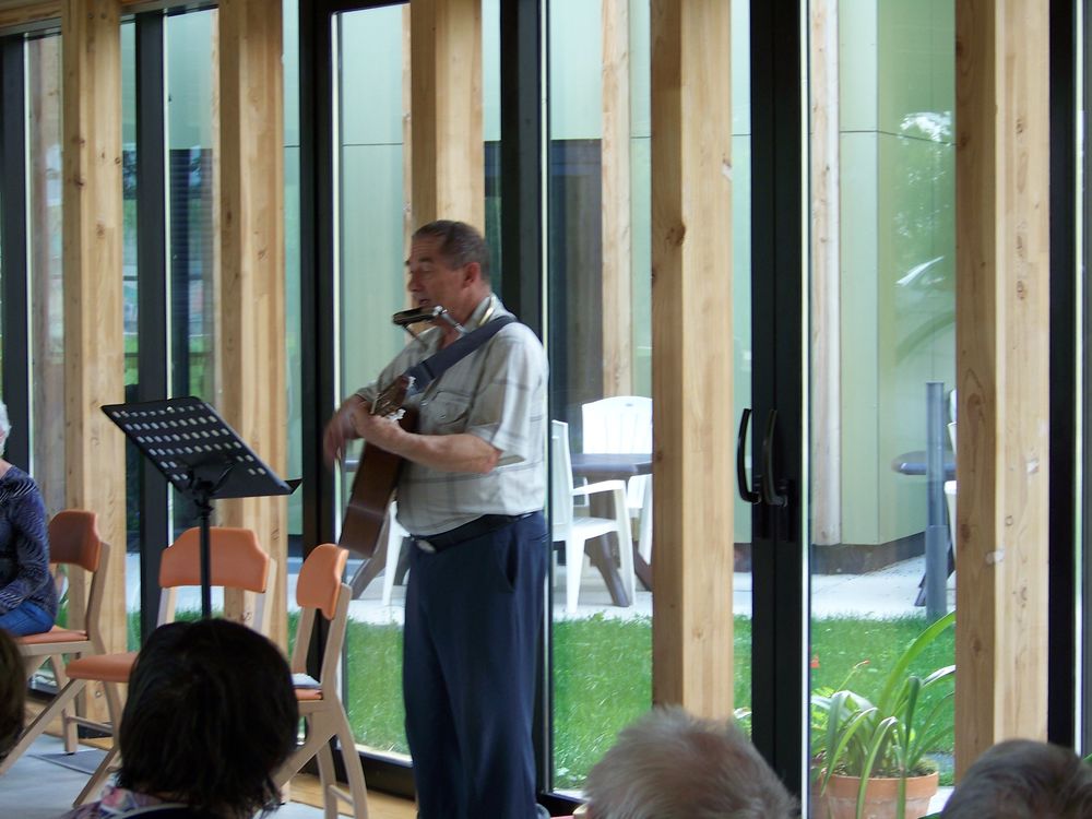   ANIMATION MUSICALE POUR SENIORS 