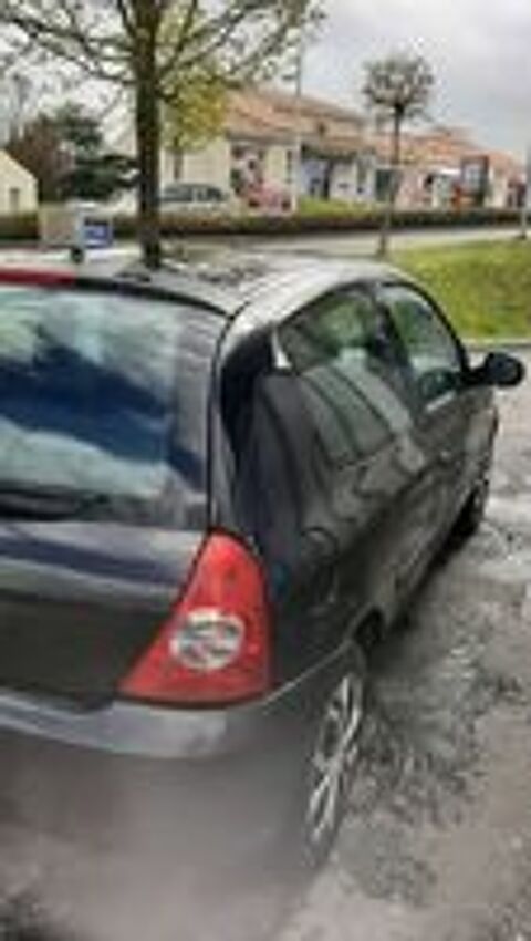 Clio II Clio 1.2 60 eco2 Authentique 2009 occasion 17100 Saintes
