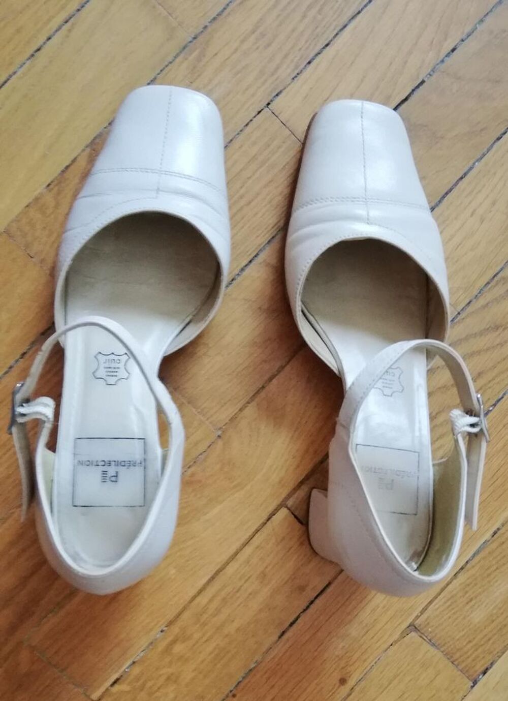 Chaussures femme. Chaussures