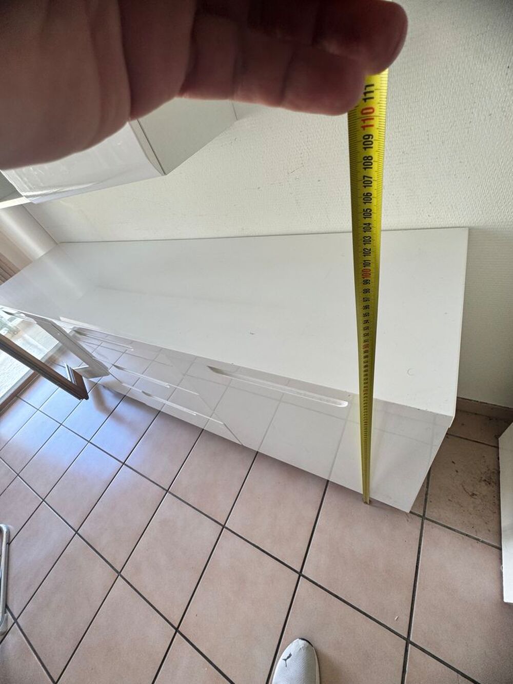 Meuble vaisselle et HI-FI propre Meubles
