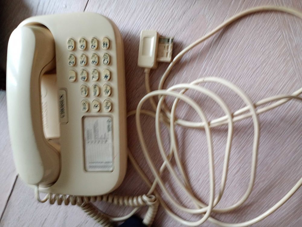 t&eacute;l&eacute;phone maison 