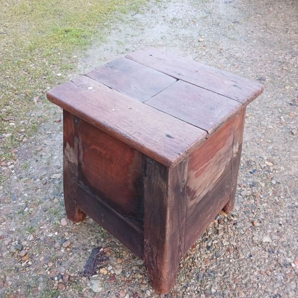 tr&egrave;s ancien saloir en bois 