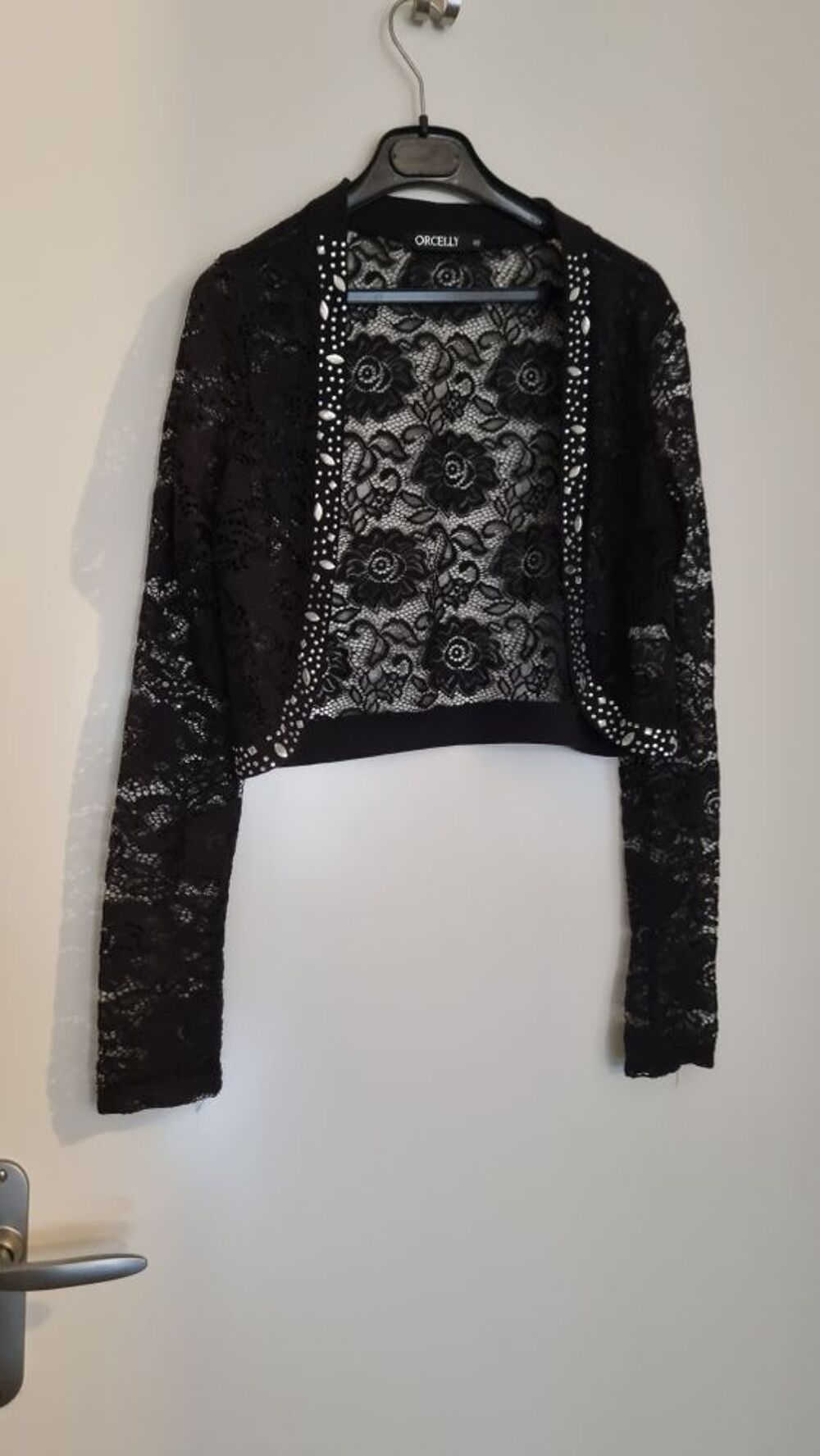 Bol&eacute;ro noir Vêtements