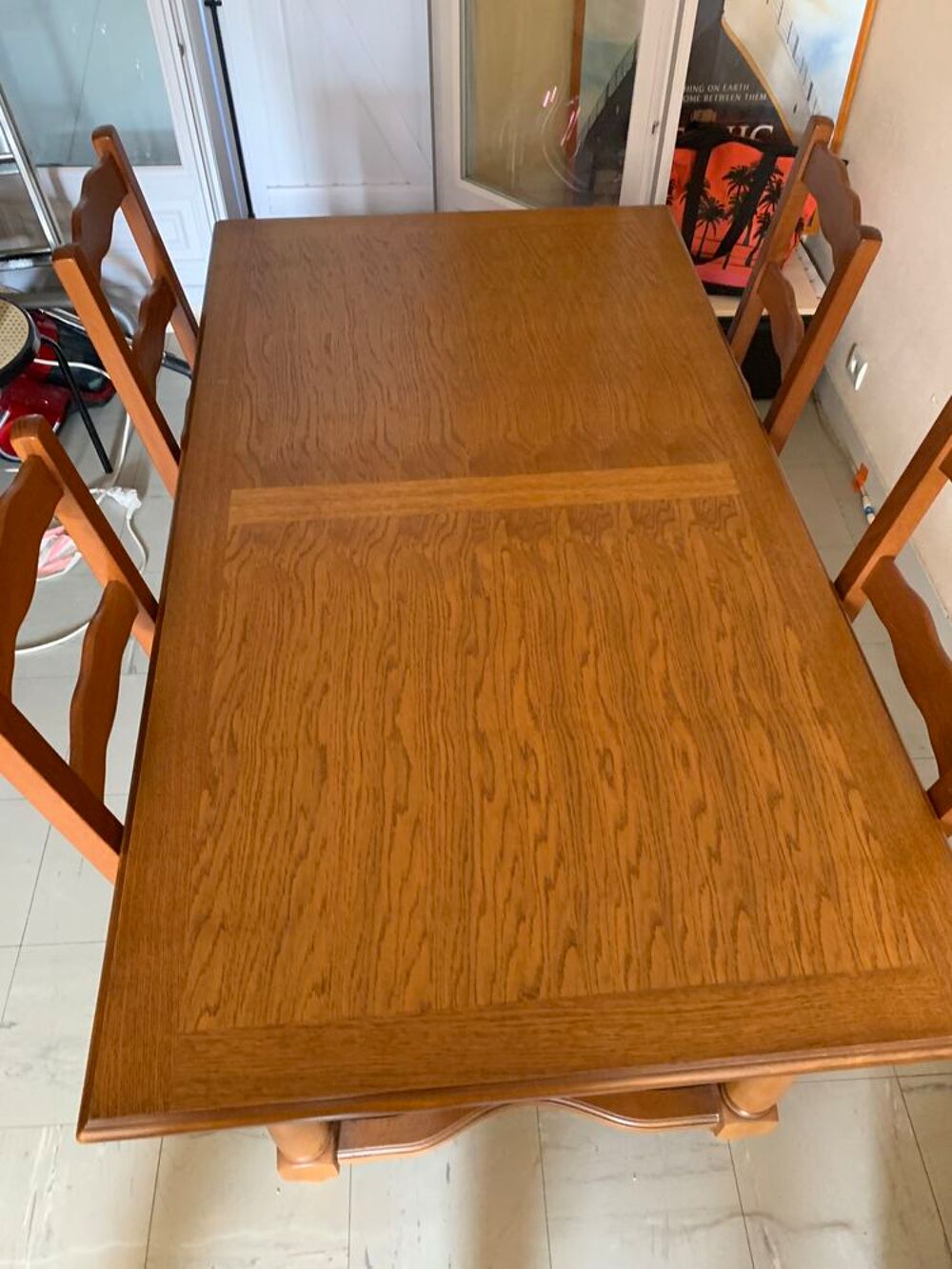 Table &agrave; manger avec 6 chaises Meubles