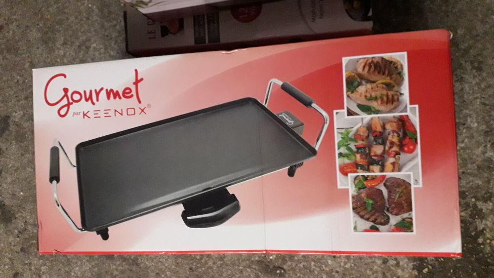 PLANCHA NEUVE TOUJOURS EMBALLEE Electroménager
