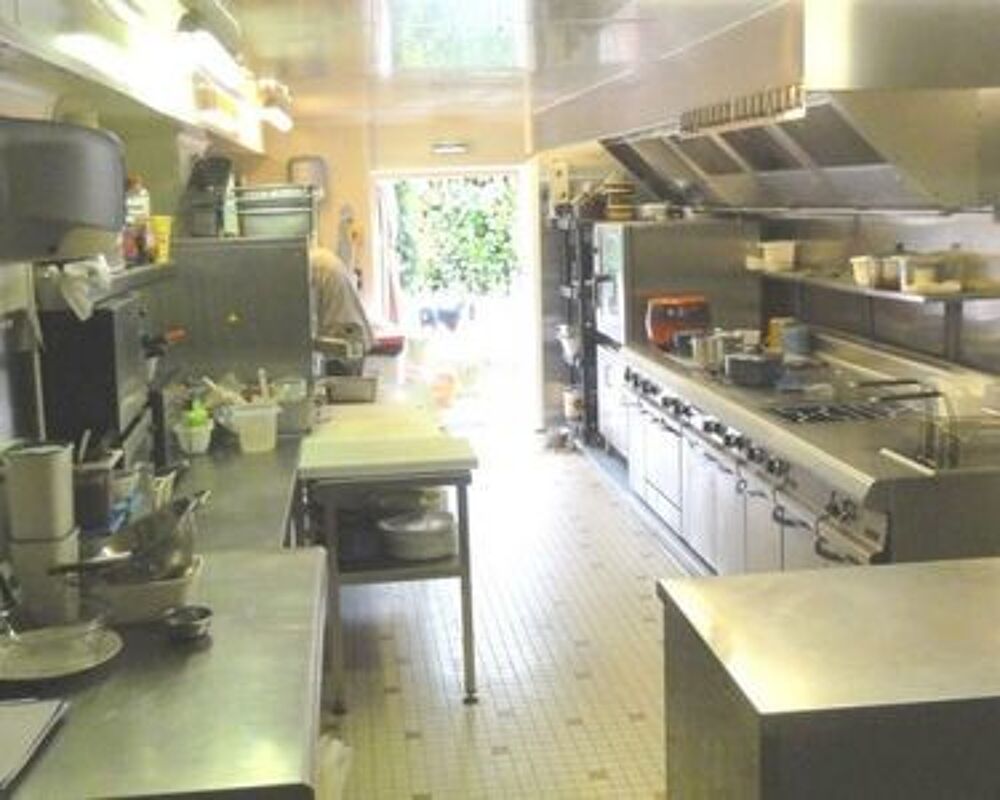 Maison 9 pièces 457 m² · à Motreff · 457 m² · 90 000 €