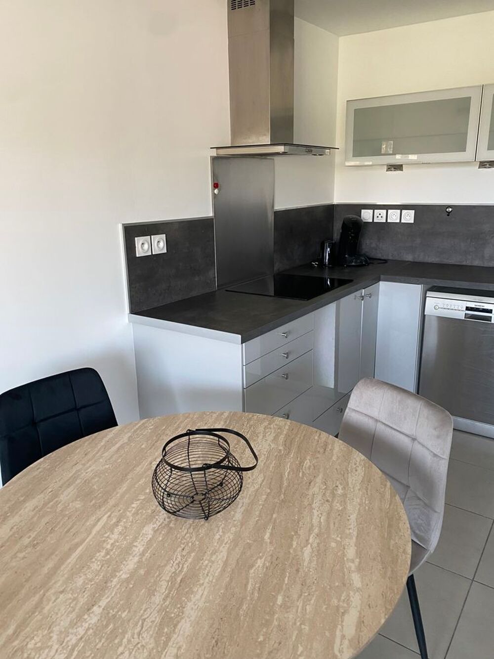 Location Appartement Appartement T2 meublé et climatisé refait à neuf Ollioules Ollioules