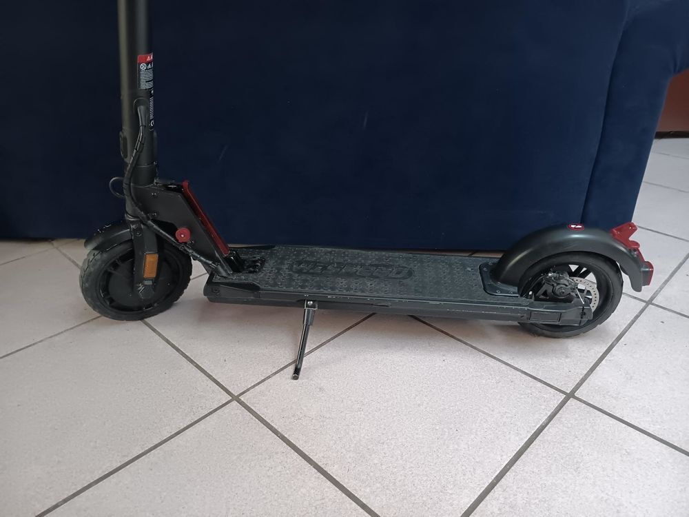 Trottinette &eacute;lectrique pour pi&egrave;ces Sports