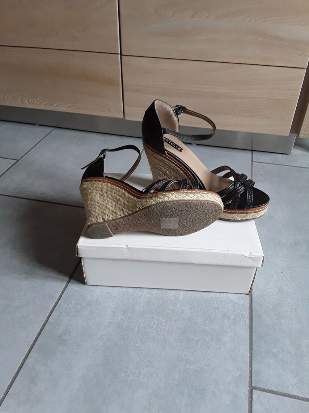 Chaussures compens&eacute;es Chaussures