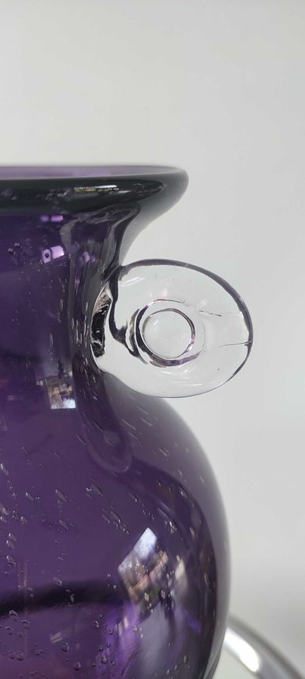 Vase italien vintage en verre d'art souffl&eacute; 