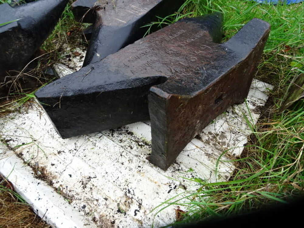 enclume de mar&eacute;chal ferrant ancienne dat&eacute;e 1869 Bricolage