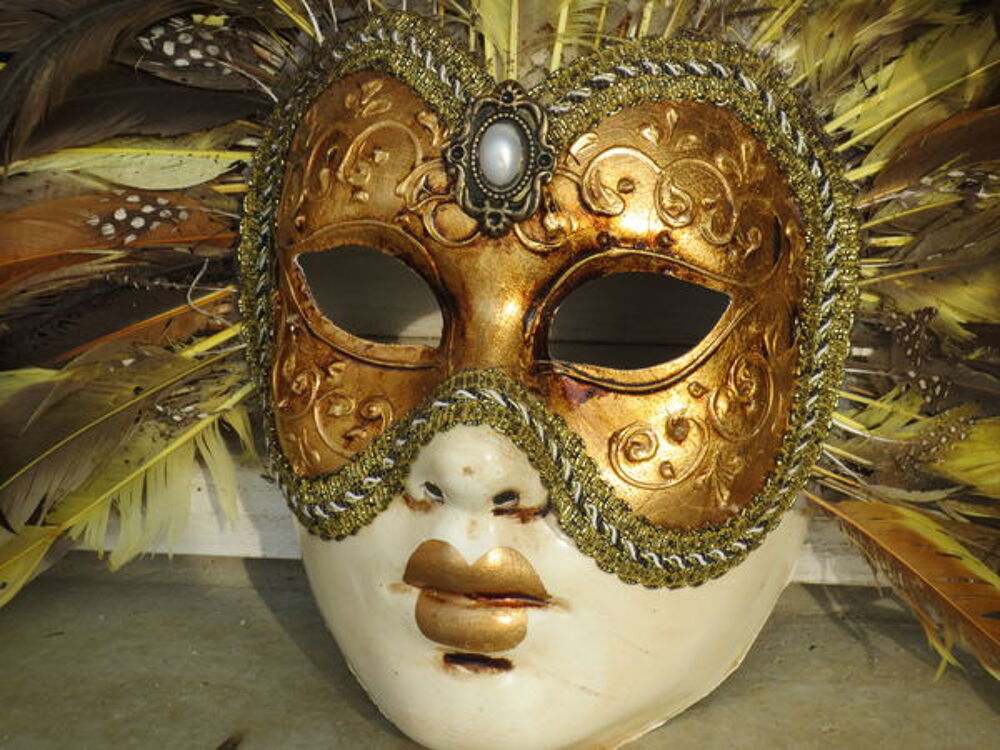 MASQUE VENITIEN A PLUMES 