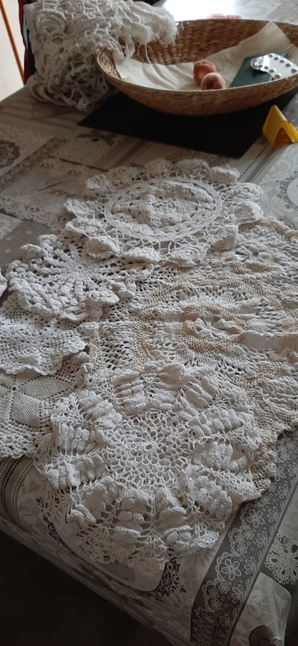 16 napperons fait main Décoration