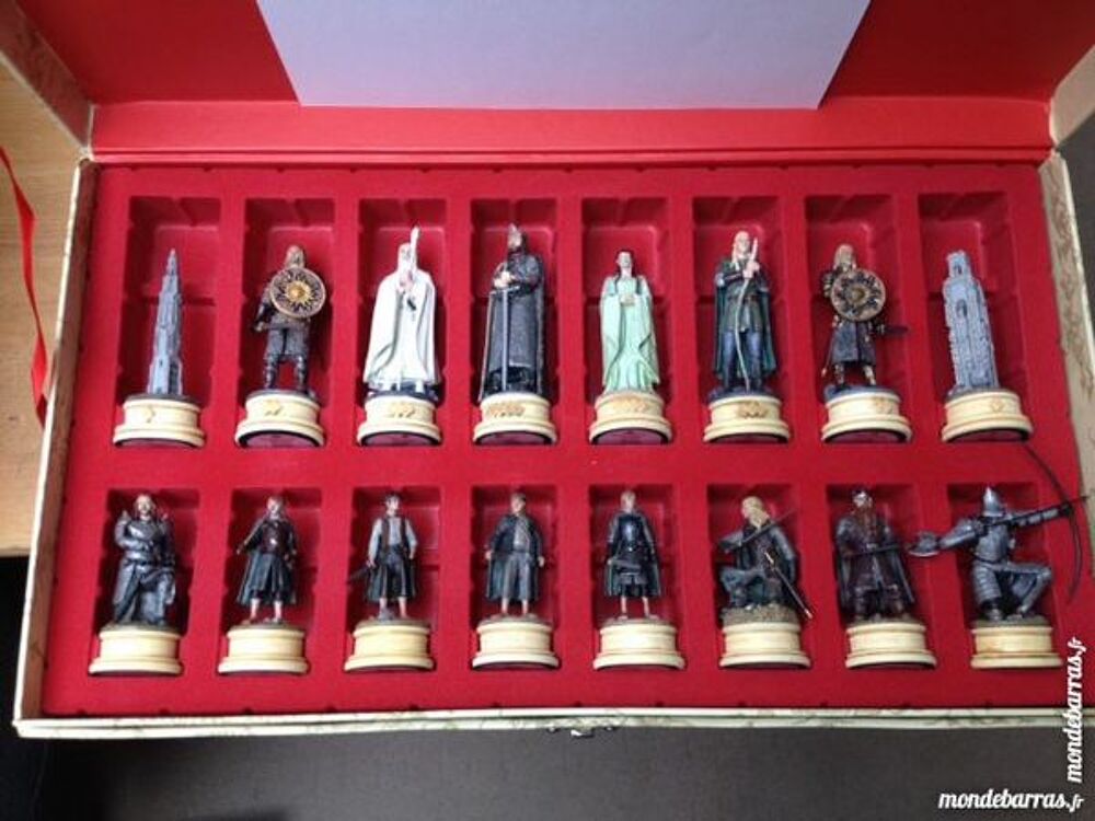 Jeu d'&eacute;checs Seigneur des Anneaux Jeux / jouets