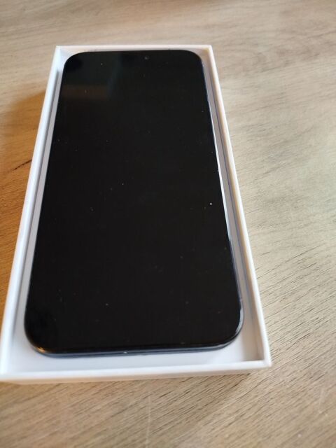 Iphone 15Pro Max 256Go
Bleu titane 650 Saint-Germain-des-Prés (81)
