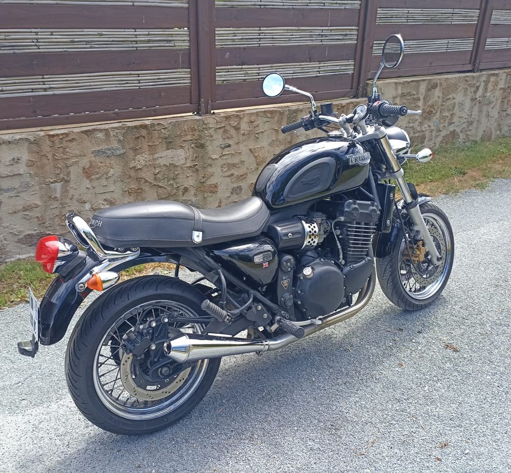 TRIUMPH 2004 occasion 79140 Cerizay