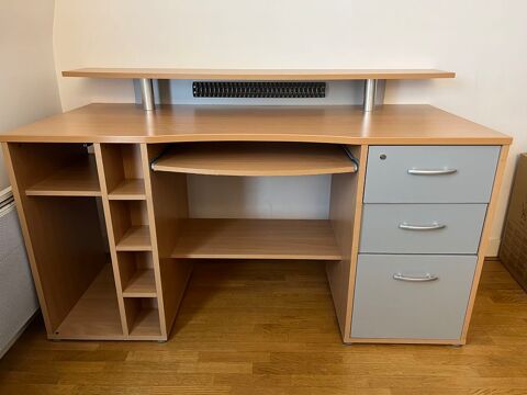 Bureau fonctionnel robuste en bon tat 60 Puteaux (92)