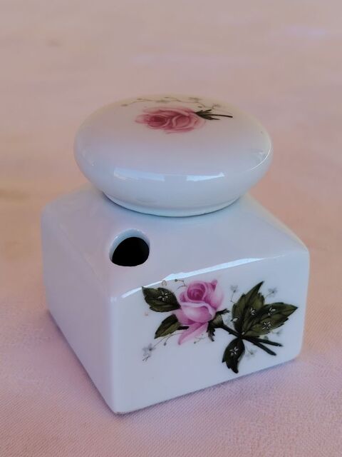 Encrier ancien
30 Salon-de-Provence (13)