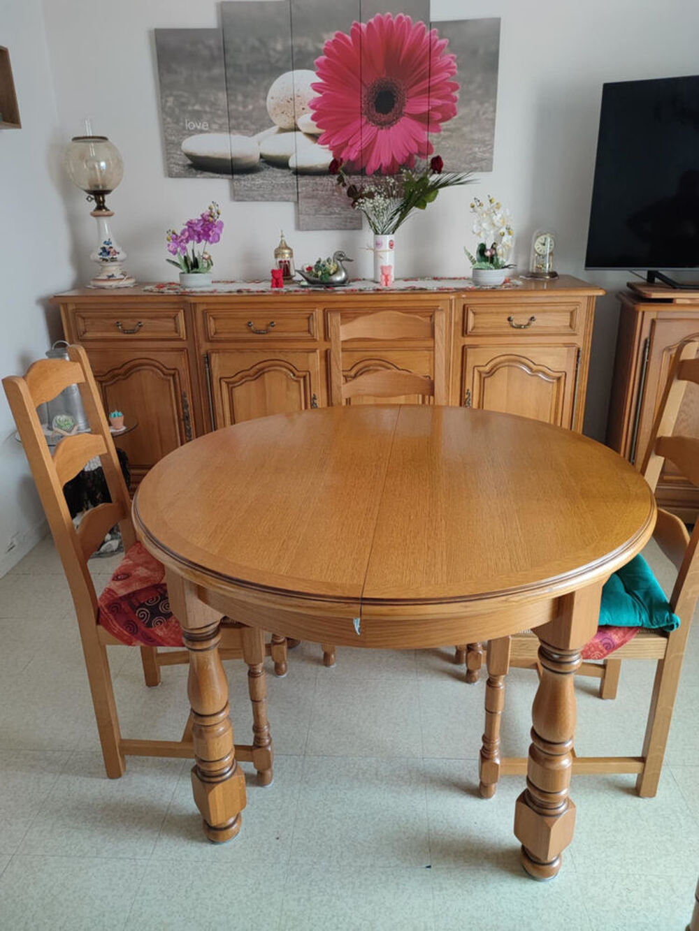 buffet /table (rallonge) et 4 Chaises en ch&ecirc;ne Meubles
