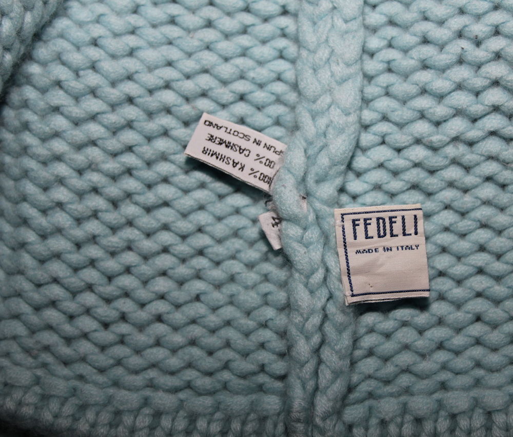 Pull cachemire bleu glacier FEDELI T.M
T.38/40 Fr Vêtements